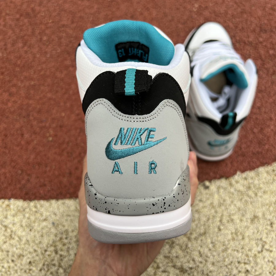 JORDAN 13 « Blanc/Gris/Bleu »