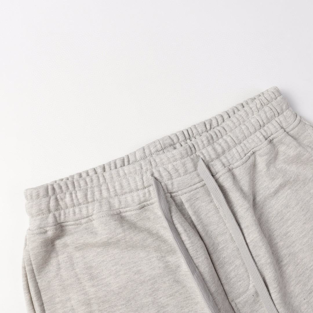 Pantalon à monogramme en pierre