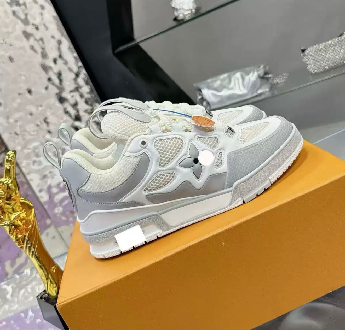 Baskets grises LV Skate