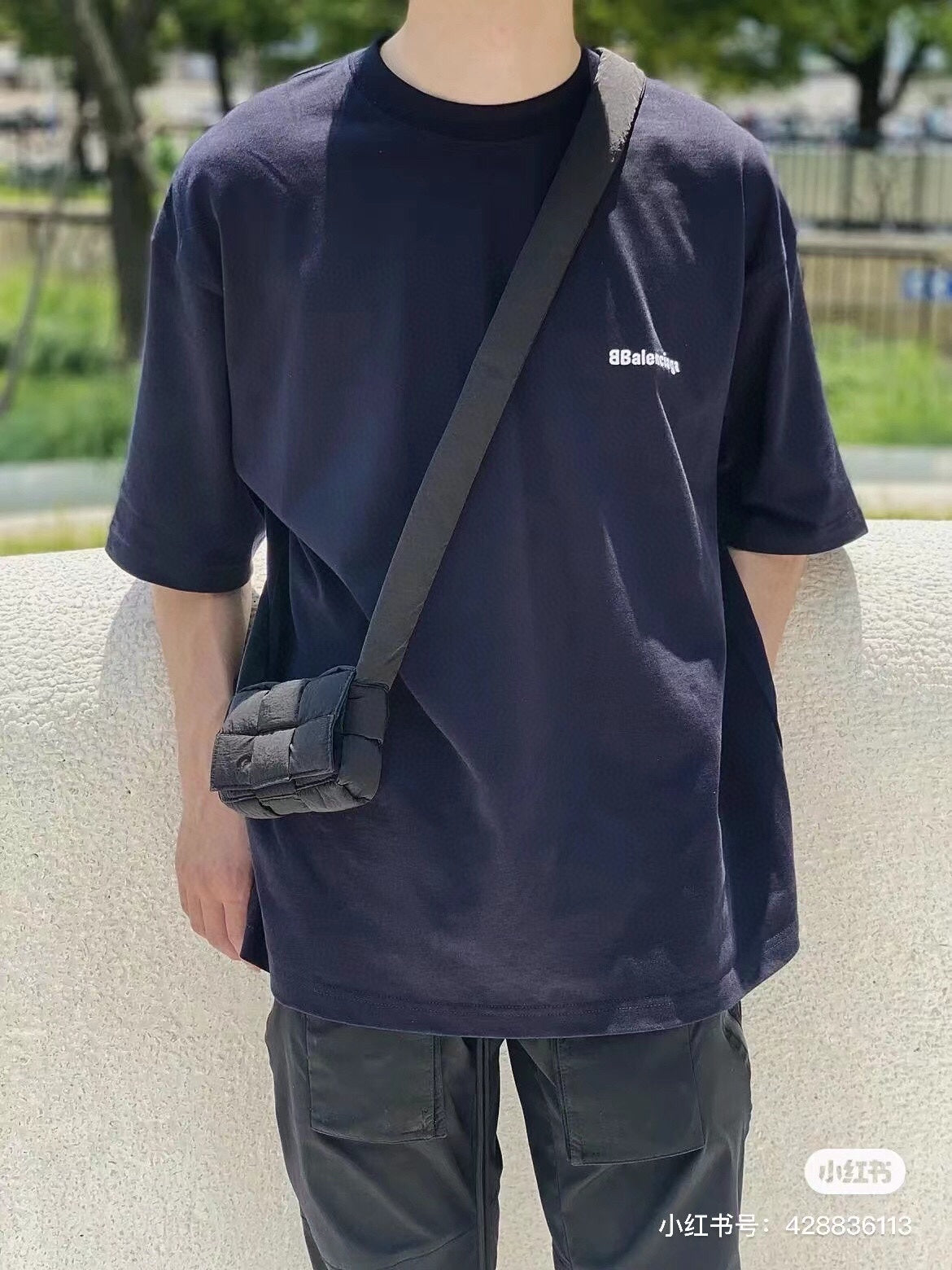 T-SHIRT MINIMALISTE BALENCIAGA BLEU
