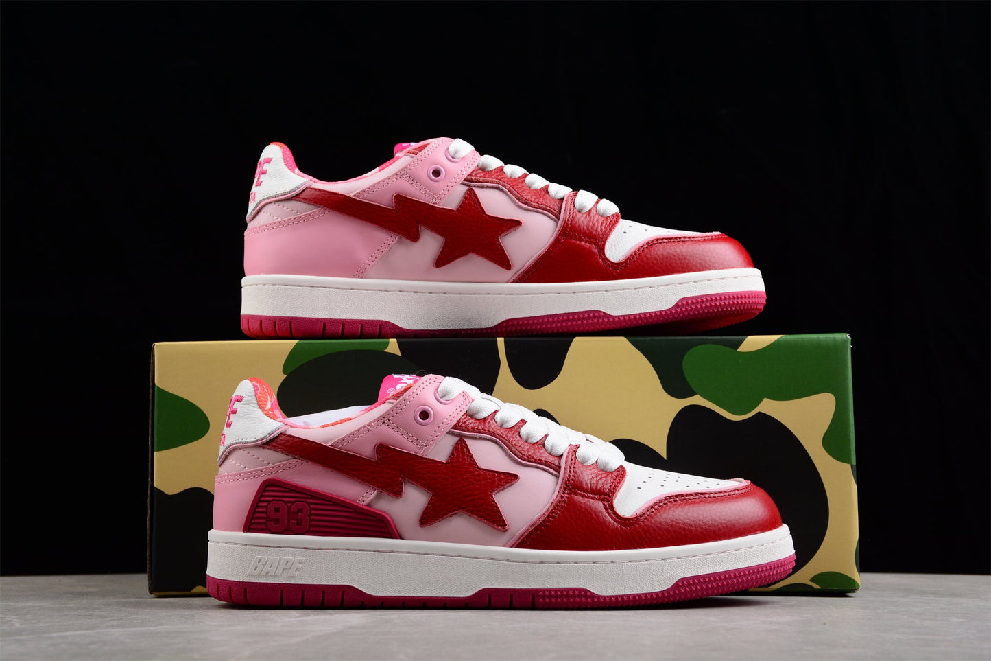 Baskets basses BAPE STA rouges et roses