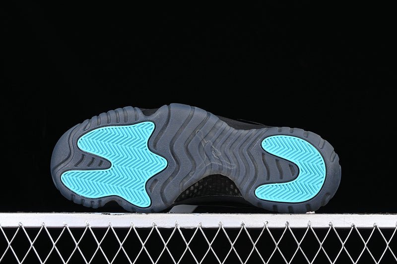 AIR JORDAN 11 RETRO NOIR/BLEU GAMMA-MAÏS UNIVERSITAIRE