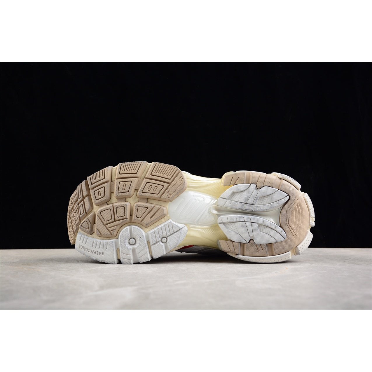 BALENCIAGA RUNNER x BLANC BEIGE ROUGE