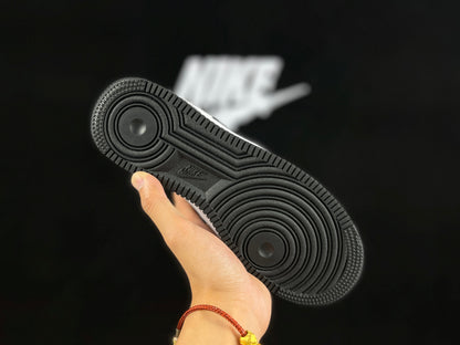 NIKE AIR FORCE 1 Low "Leather OG Blanc/Noir"