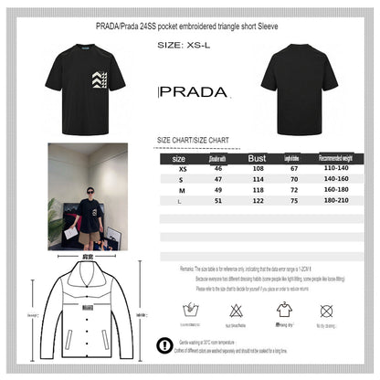 T-shirt noir Prada à poche géométrique