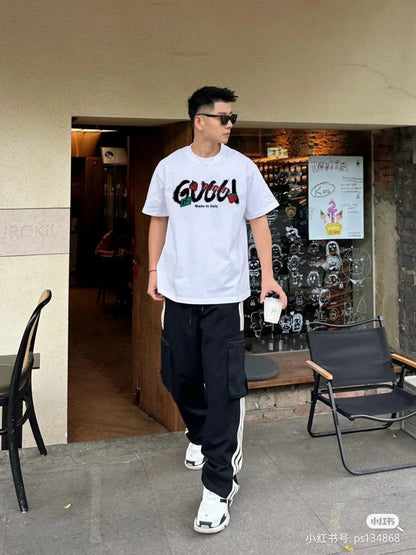 T-shirt Gucci à logo fraise (beige)