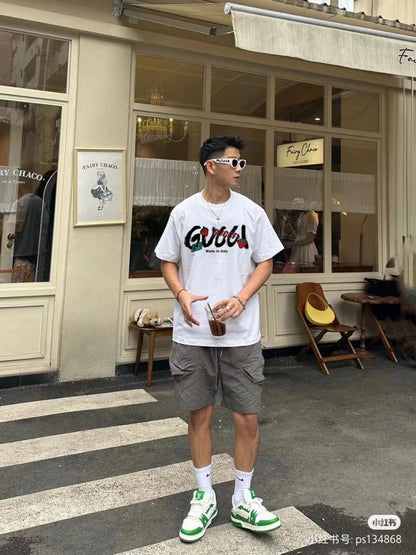 T-shirt Gucci à logo fraise (beige)