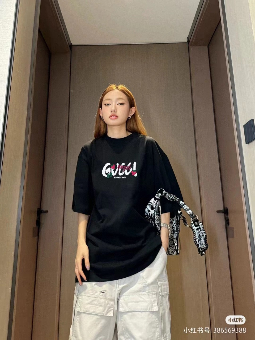 T-shirt Gucci à logo fraise (noir)