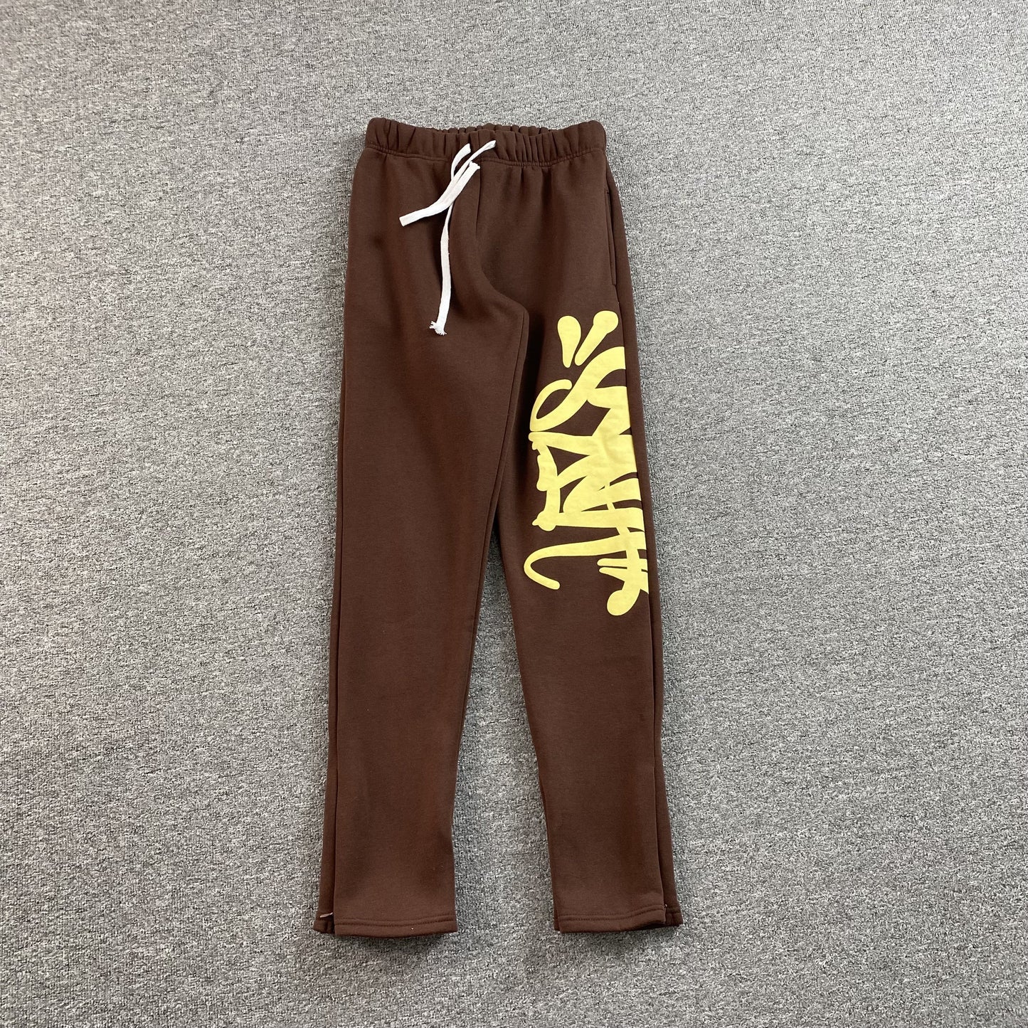 PANTALON DE SURVÊTEMENT SYNA WORLD MARRON