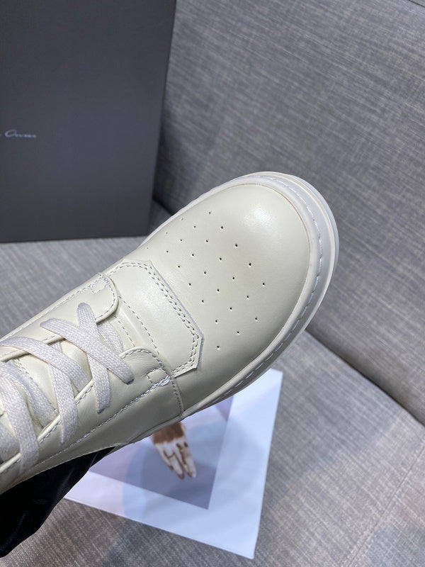 Bottes de combat montantes en cuir