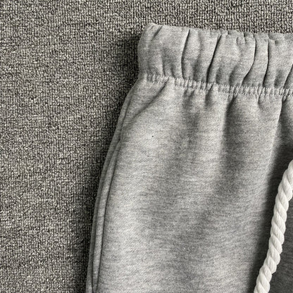 SYNA WORLD PANTALON DE SWEAT AVEC LOGO SYNA GRIS