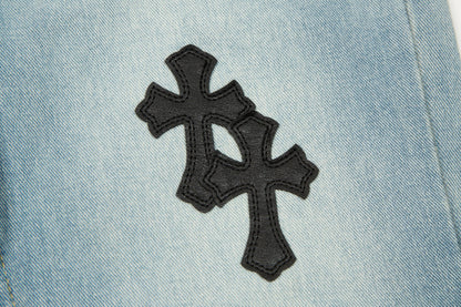 JEANS BLEU BRODÉS AVEC DES CŒURS CHROMÉS