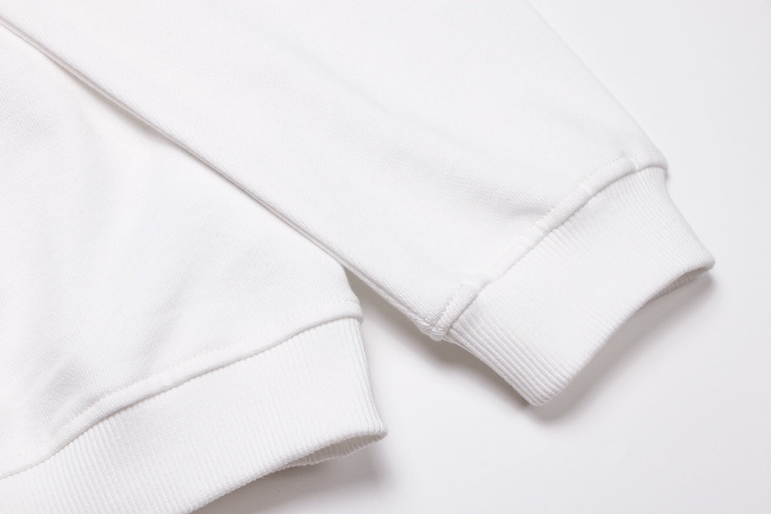 Sweat-shirt blanc avec logo fer à cheval et cœurs chromés