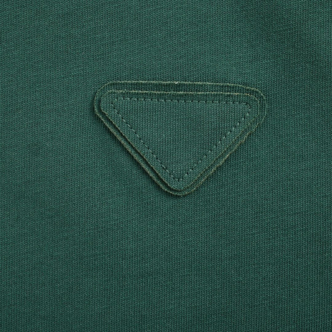 T-shirt Prada vert à bordure contrastée