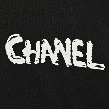 T-shirt noir Chanel à logo rose éclaboussé