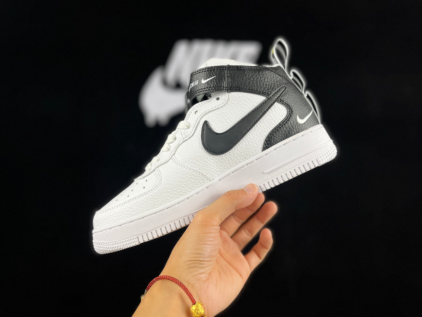 NIKE AIR FORCE 1 High "Blanc/Noir"