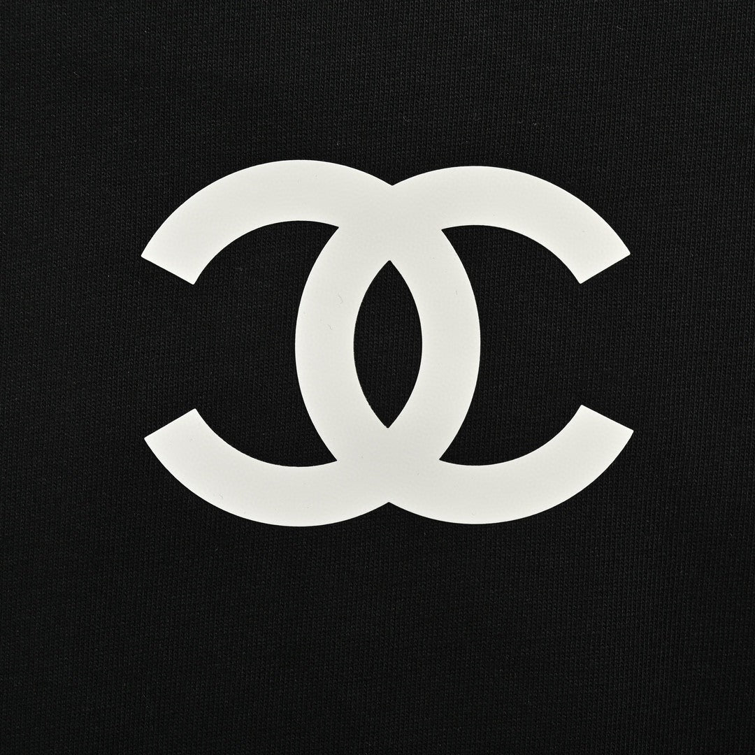 T-shirt Chanel à double logo C (noir)