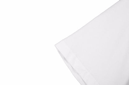 T-SHIRT BLANC ROSE AVEC LOGO DE FER À CHEVAL ET CŒURS CHROMÉS