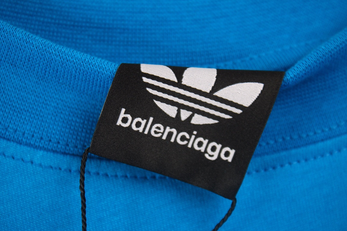 T-shirt Balenciaga en collaboration avec Adidas