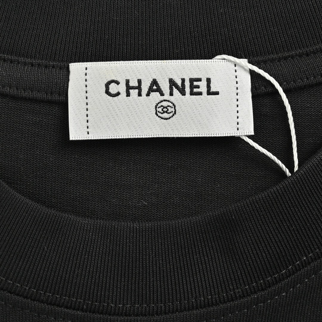 T-shirt noir à logo Chanel