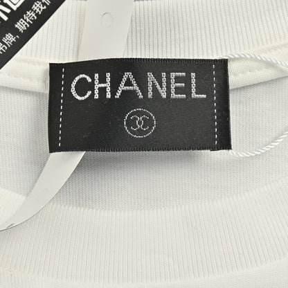 T-shirt Chanel à logo minimaliste (blanc)