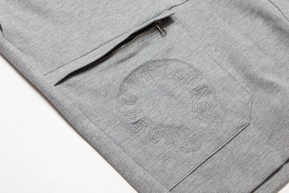 Short gris avec logo de fer à cheval et cœurs chromés 