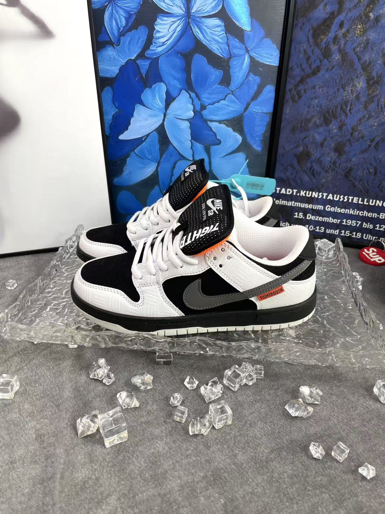 Nike SB Dunk Low 'Reverse Panda': A Monochrome Masterpiece, Reimagined.