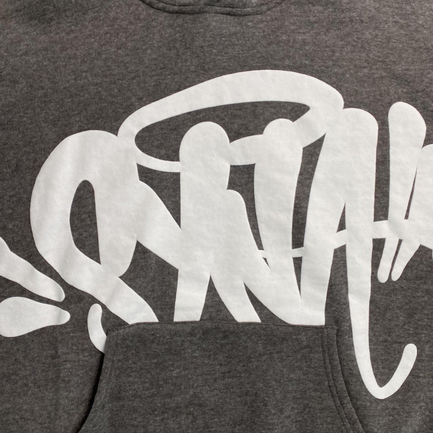 SWEAT À CAPUCHE SYNA WORLD GRIS