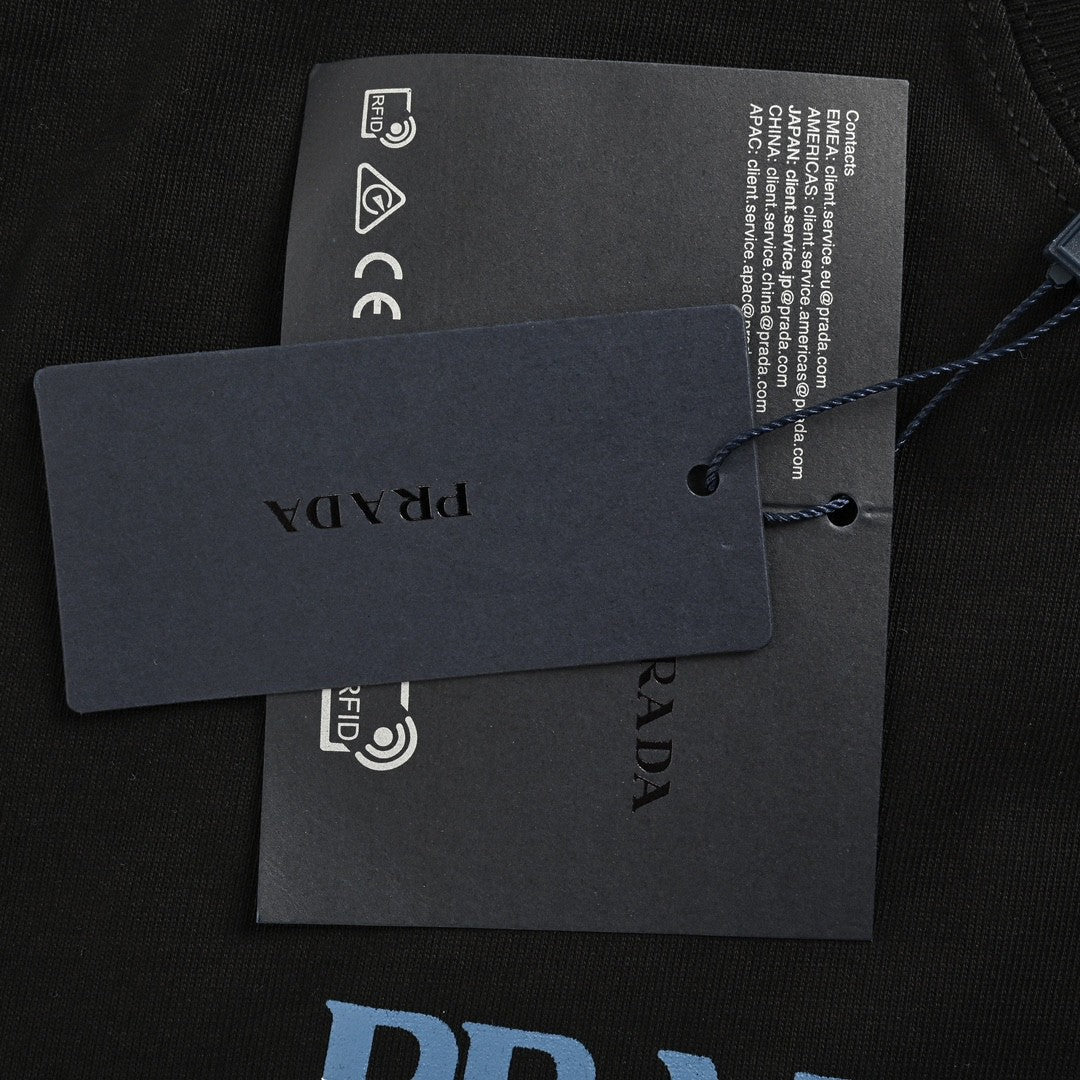 T-shirt noir Prada avec logo