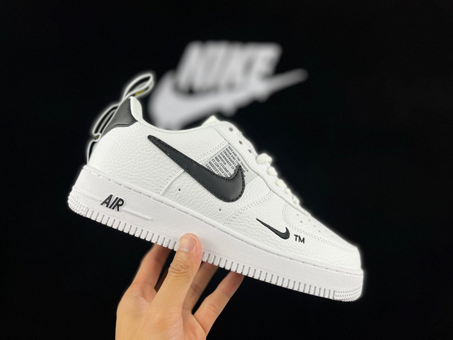 NIKE AIR FORCE 1 Basse « Blanc/Noir »
