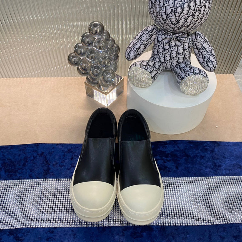 Baskets en cuir à enfiler