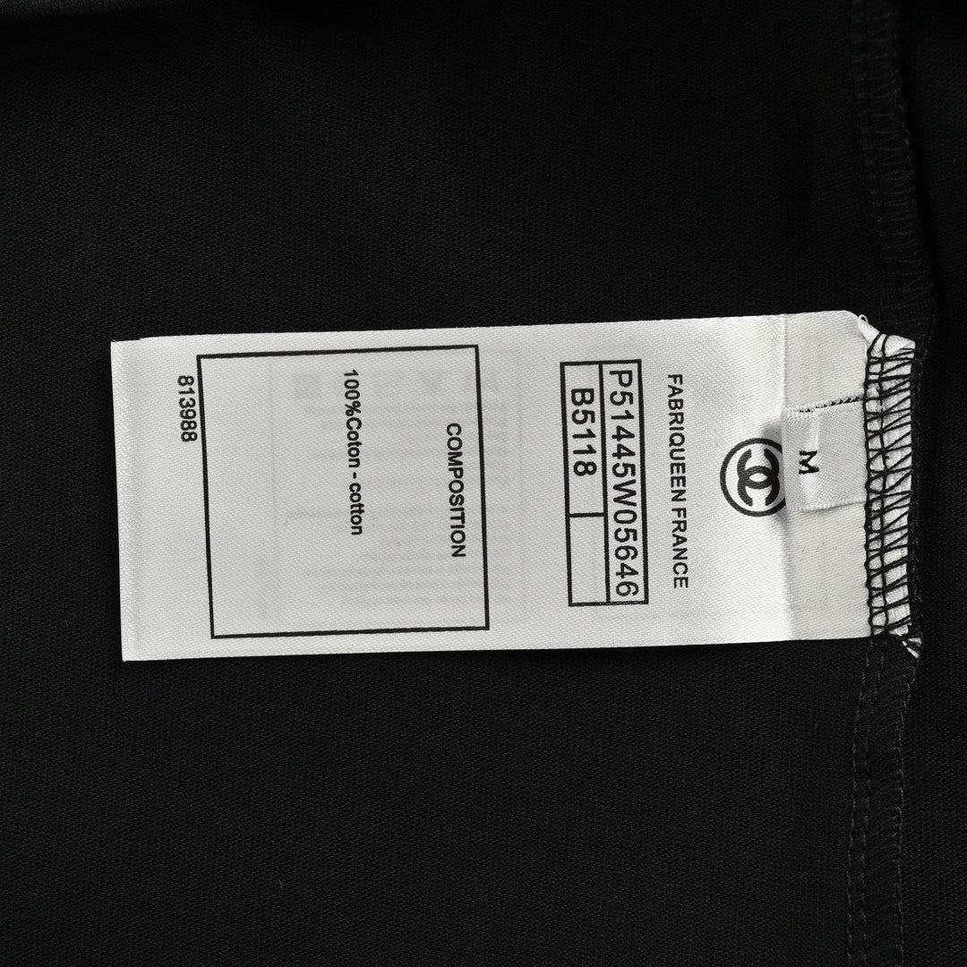 T-shirt Chanel à double logo C (noir)