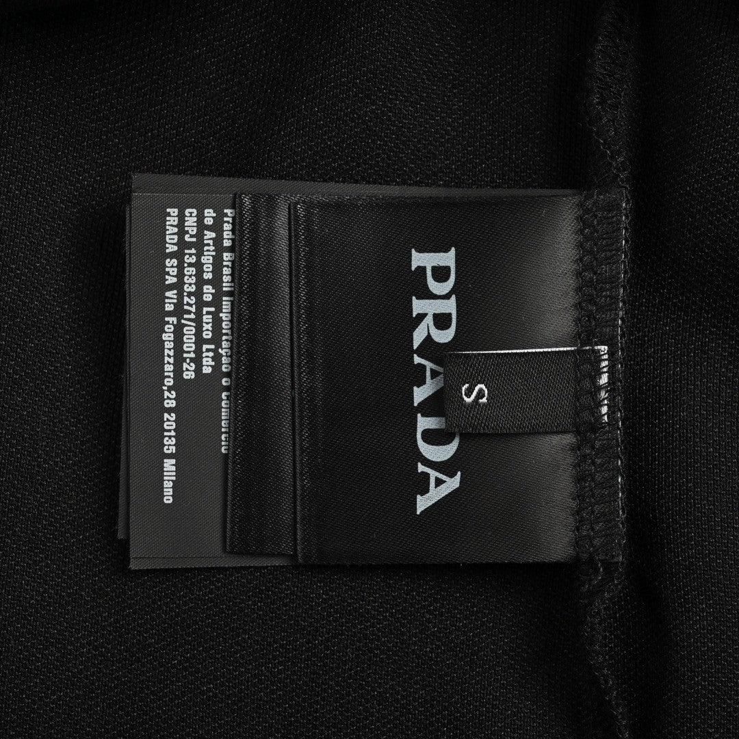Polo noir classique Prada 