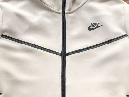 NIKE TECH FLEECE HOODIE x CREAMY WHITE