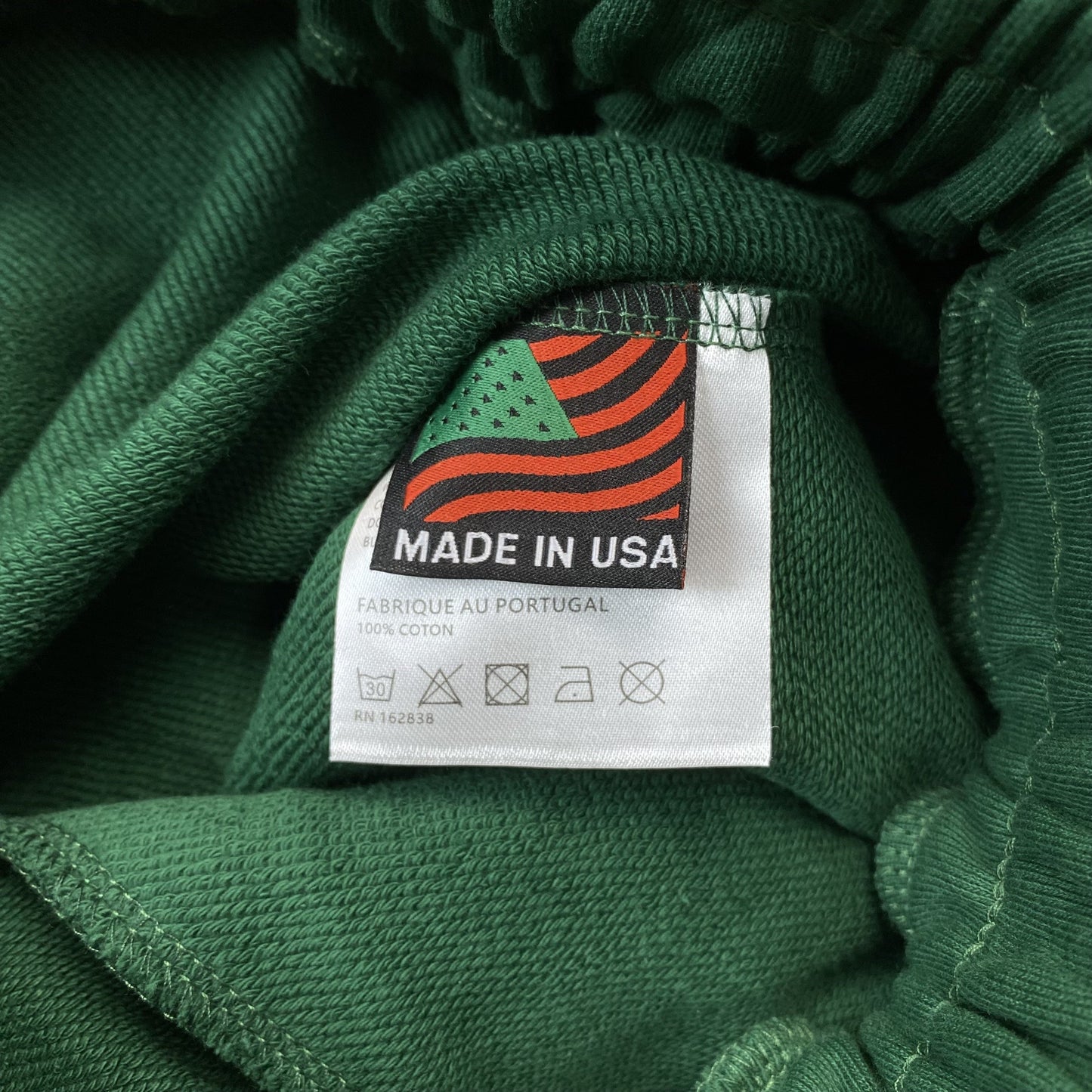 PANTALON DE SURVÊTEMENT EN COTON À MOTIFS DÉCHIRÉS VERT FONCÉ