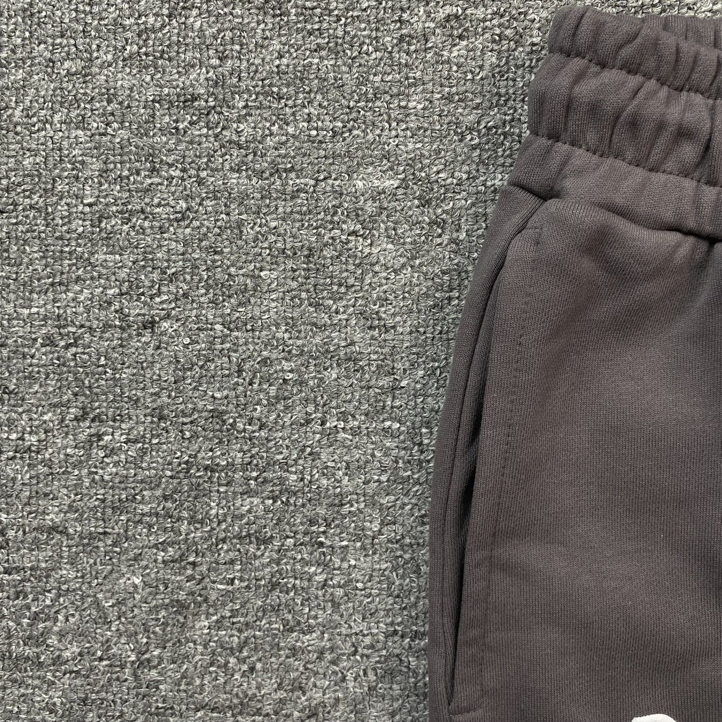 PANTALON DE SURVÊTEMENT EN COTON AVEC COURONNE DE JEAN DÉCHIRÉE OLIVE