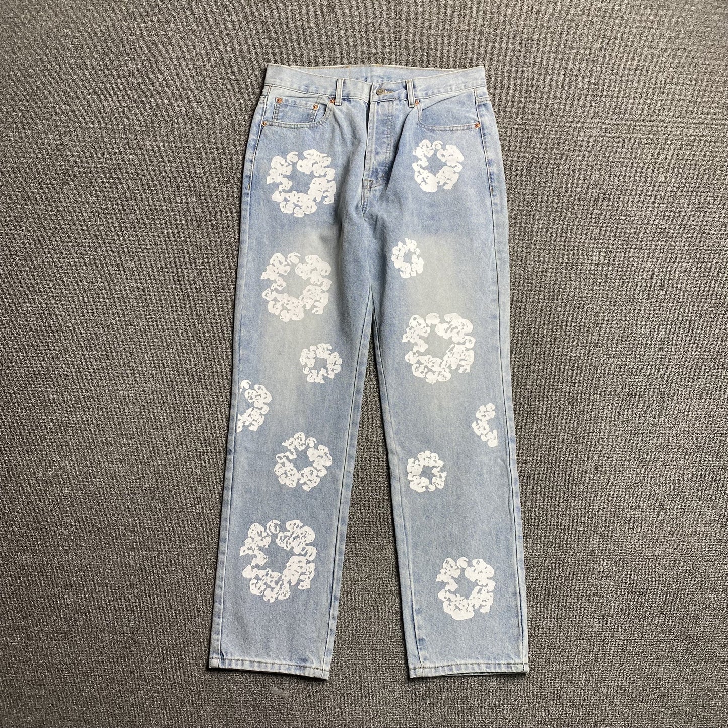 DENIM TEARS x LEVI'S COTTON WREATH JEANS DÉLAVAGE LÉGER