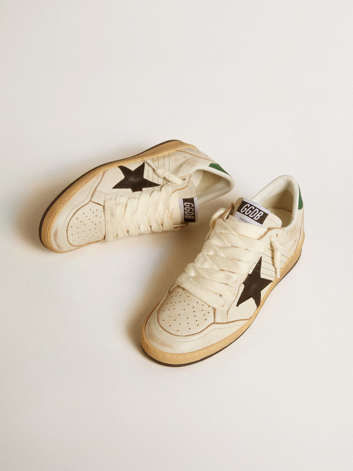 Baskets Golden Goose Ball Star – Crème et noir
