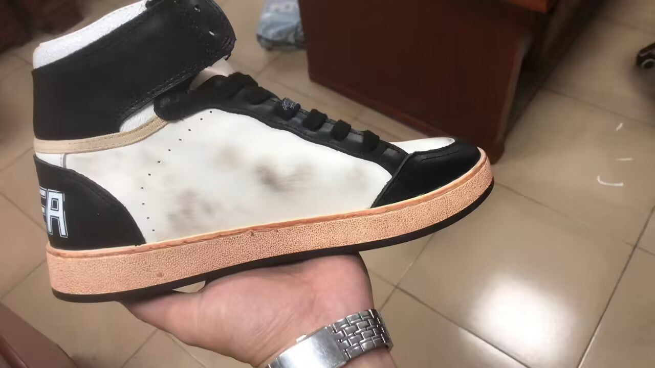 Golden Goose Sky-Star – Black and White