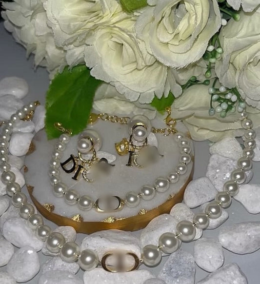 Dior Pearl necklace