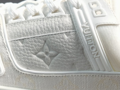 LOUIS VUITTON LV TRAINER SNEAKER