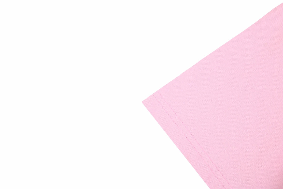 T-SHIRT ROSE AVEC LOGO DE FER À CHEVAL ET CŒURS CHROMÉS