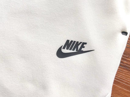 NIKE TECH FLEECE PANTS x WHITE