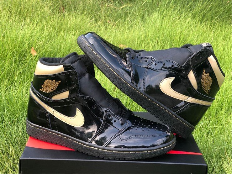JORDAN 1 HIGH x NOIR OR MÉTALLISÉ 
