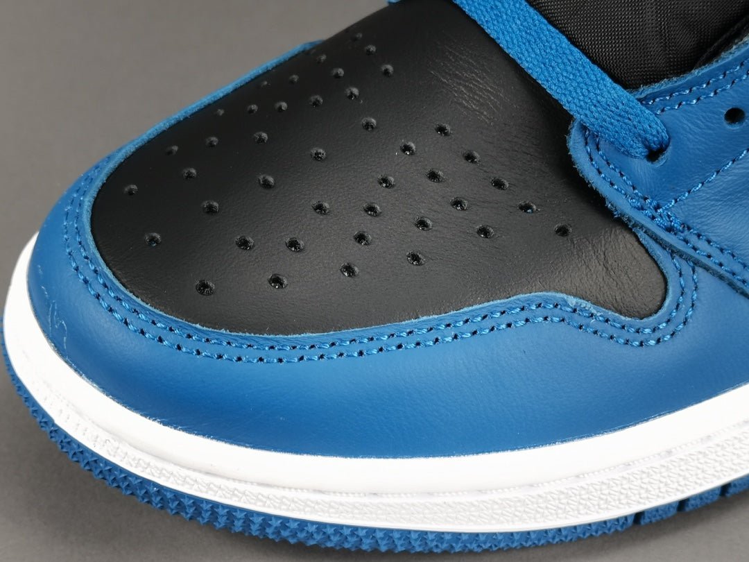 JORDAN 1 RETRO HIGH OG x BLEU MARINA FONCÉ 