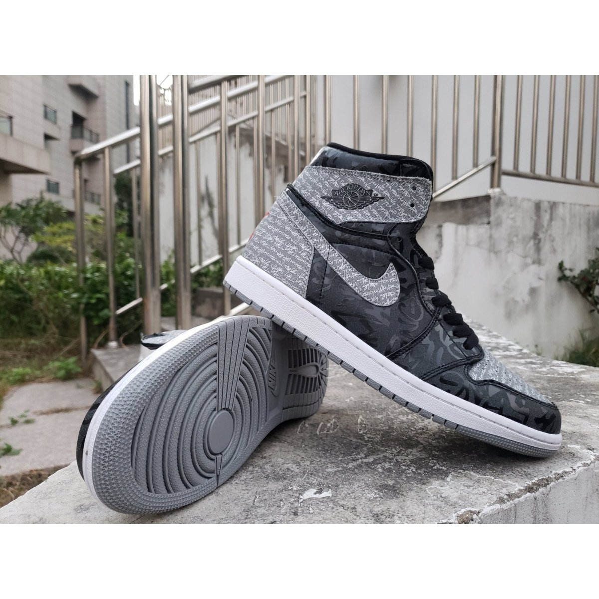 JORDAN 1 RETRO HIGH OG x REBELLIONAIRE 