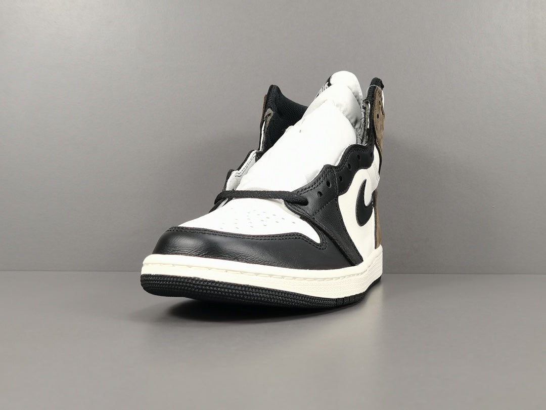 JORDAN 1 RETRO HIGH x DARK MOCHA 