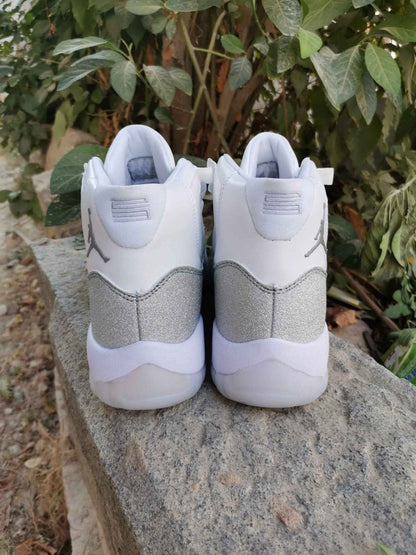 JORDAN 11 RETRO x WHITE METALLIC SILVER