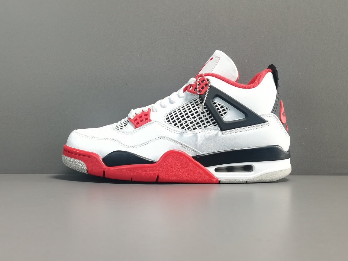 JORDAN 4 x ROUGE FEU 