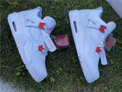 JORDAN 4 x ROUGE MÉTALLISÉ 